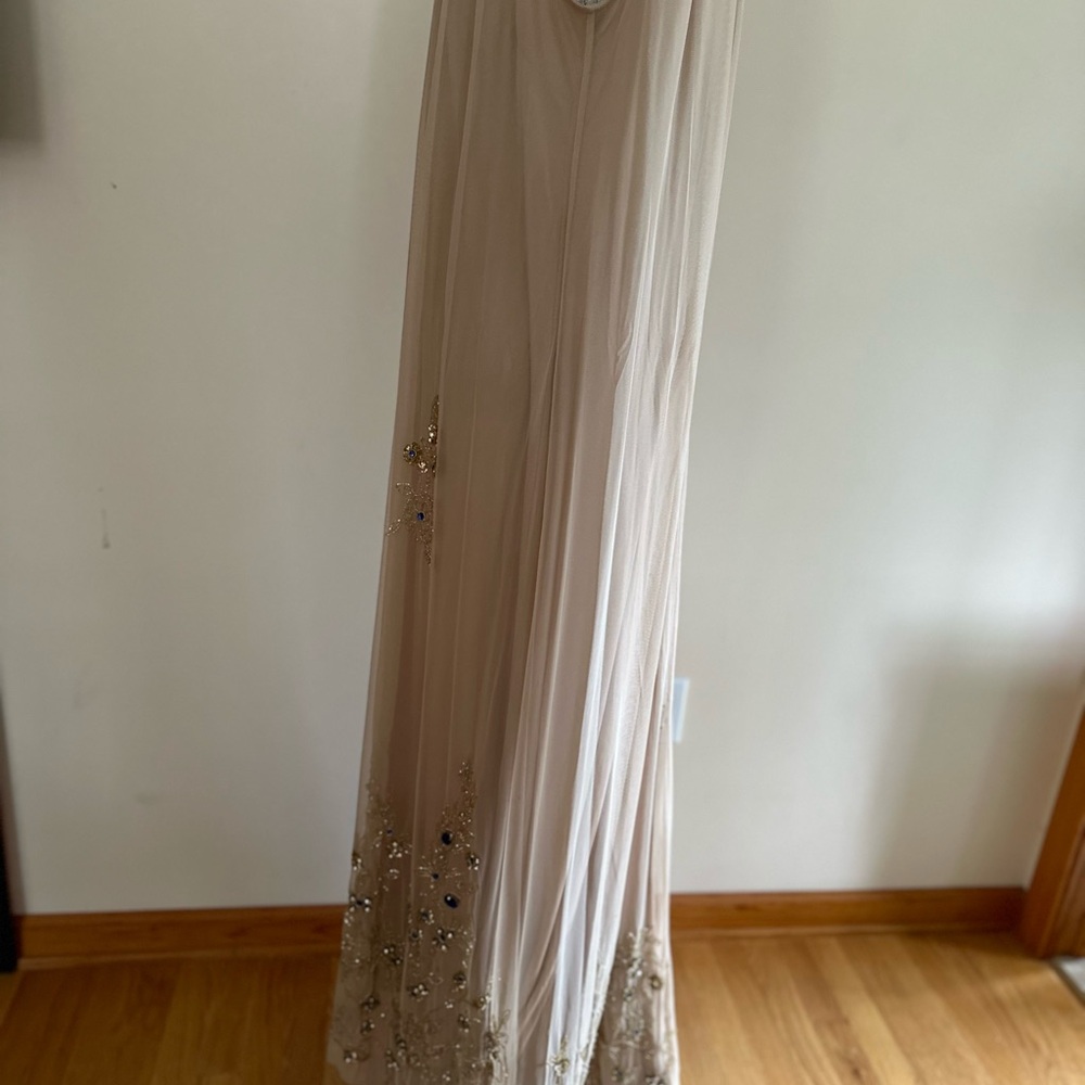 Mac Duggal
High Neck Floral Embellished Trapeze Gown - Picture 6 of 9